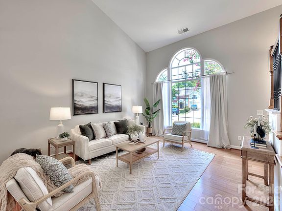 4th image of 11206 Longhedge Ln