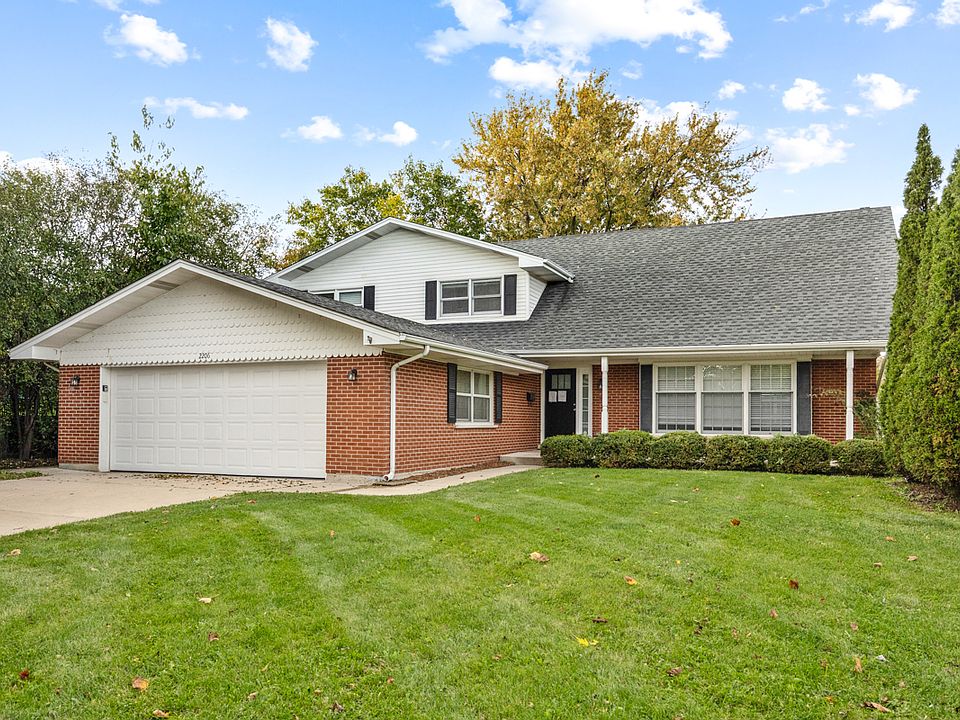1st image of 2206 W Lawrence Ln