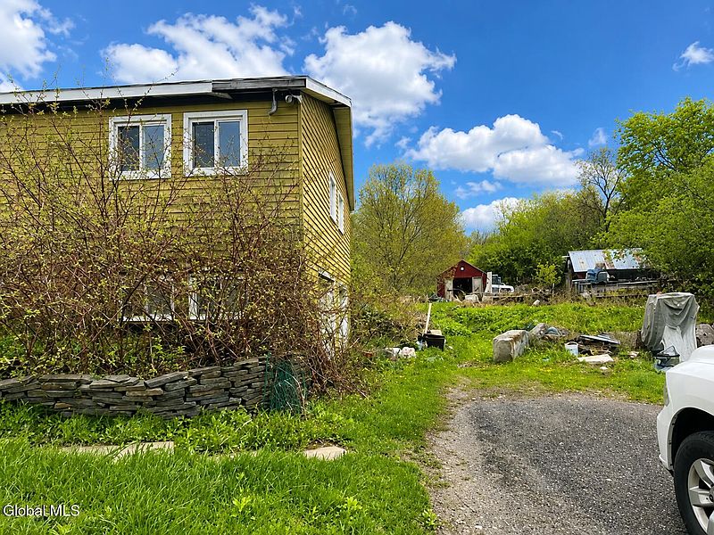 2nd image of 1027 Township Road