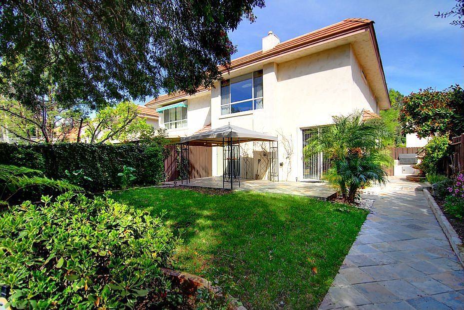 1st image of 23763 Burbank Blvd