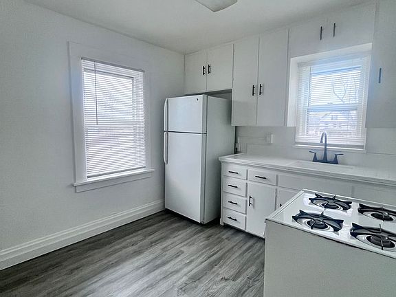 2nd image of 2640 Cottage Grove Ave APT 3