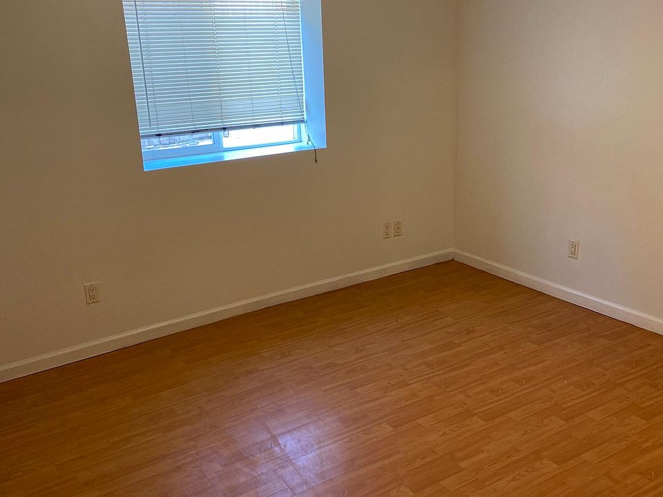 1st image of 501 Spruce Ave