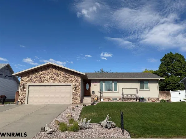 805 17th St, Gering, NE 69341