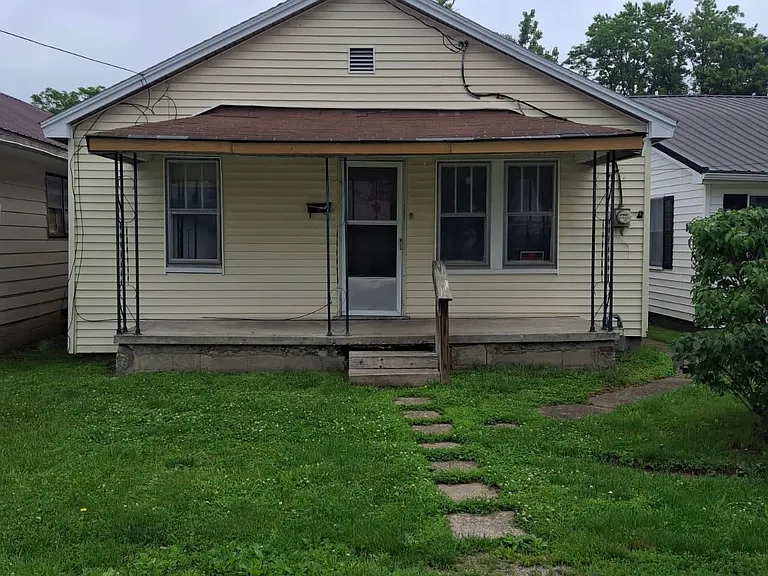 616 E Front St — Photo 1