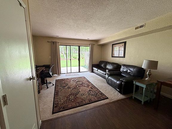 4th image of 72 Wilshire Heights Dr