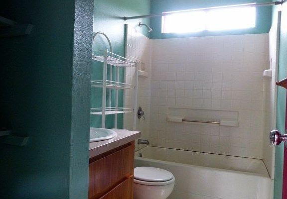 4th image of 16-2044 Anthurium Dr