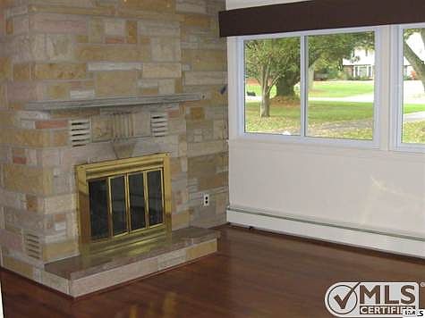 3rd image of 2129 Pioneer Dr