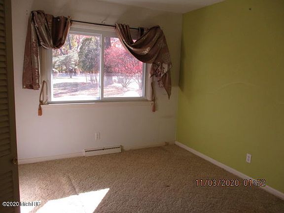 4th image of 2340 Park Dr