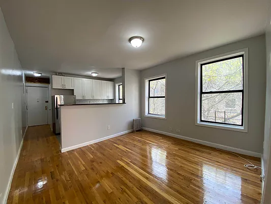 Rented by Bruma Realty LLC | media 28