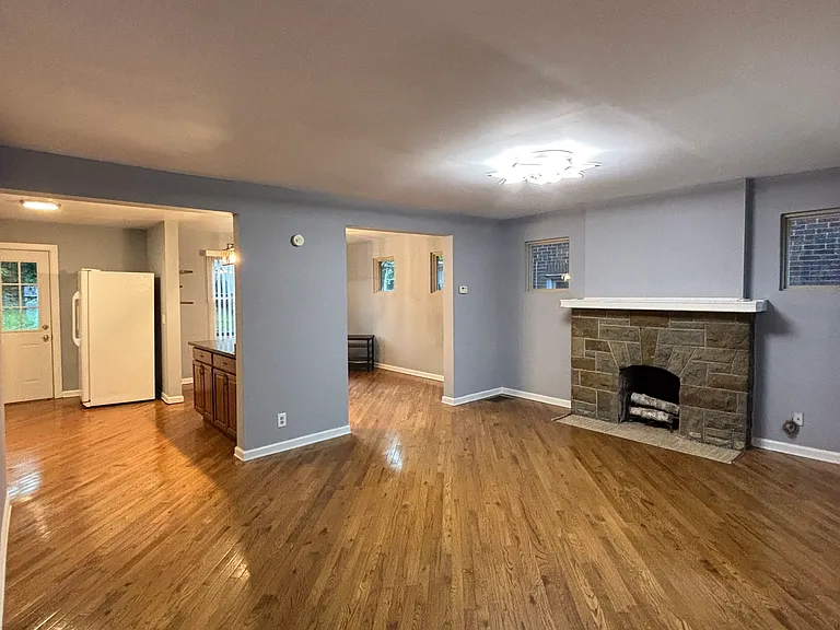 1204 Fallowfield Ave — Photo 6