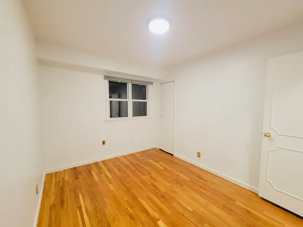 243-20 72nd Ave Floor 2, Little Neck, NY 11362