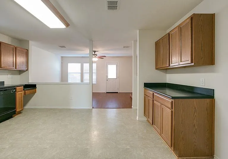 4541 Martingale View Ln — Photo 14
