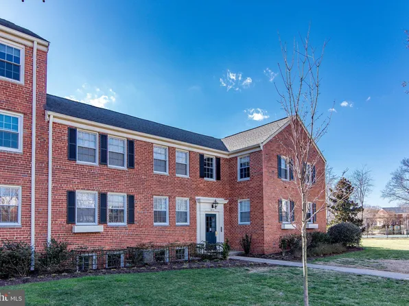 6614 10th St #J, Alexandria, VA 22307