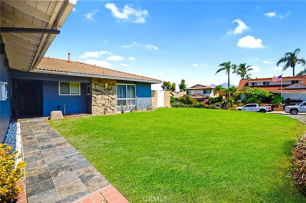 4 bed, 1574 sqft, $5,100 — Photo 3