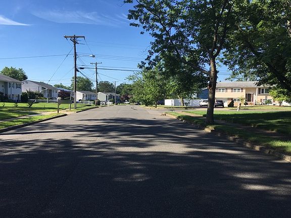 4th image of 570 Fountain Dr