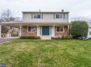 6902 Spur Rd, Springfield, VA 22153