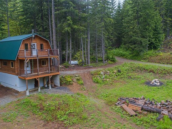 Lots of land to ride your dirt bikes, snow mobiles or store all your favorite toys to play with in the mountains. 