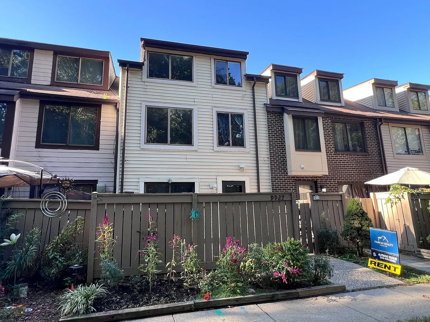 4 bedroom, 2.5 bath Townhome in Montgomery Village — Photo 3