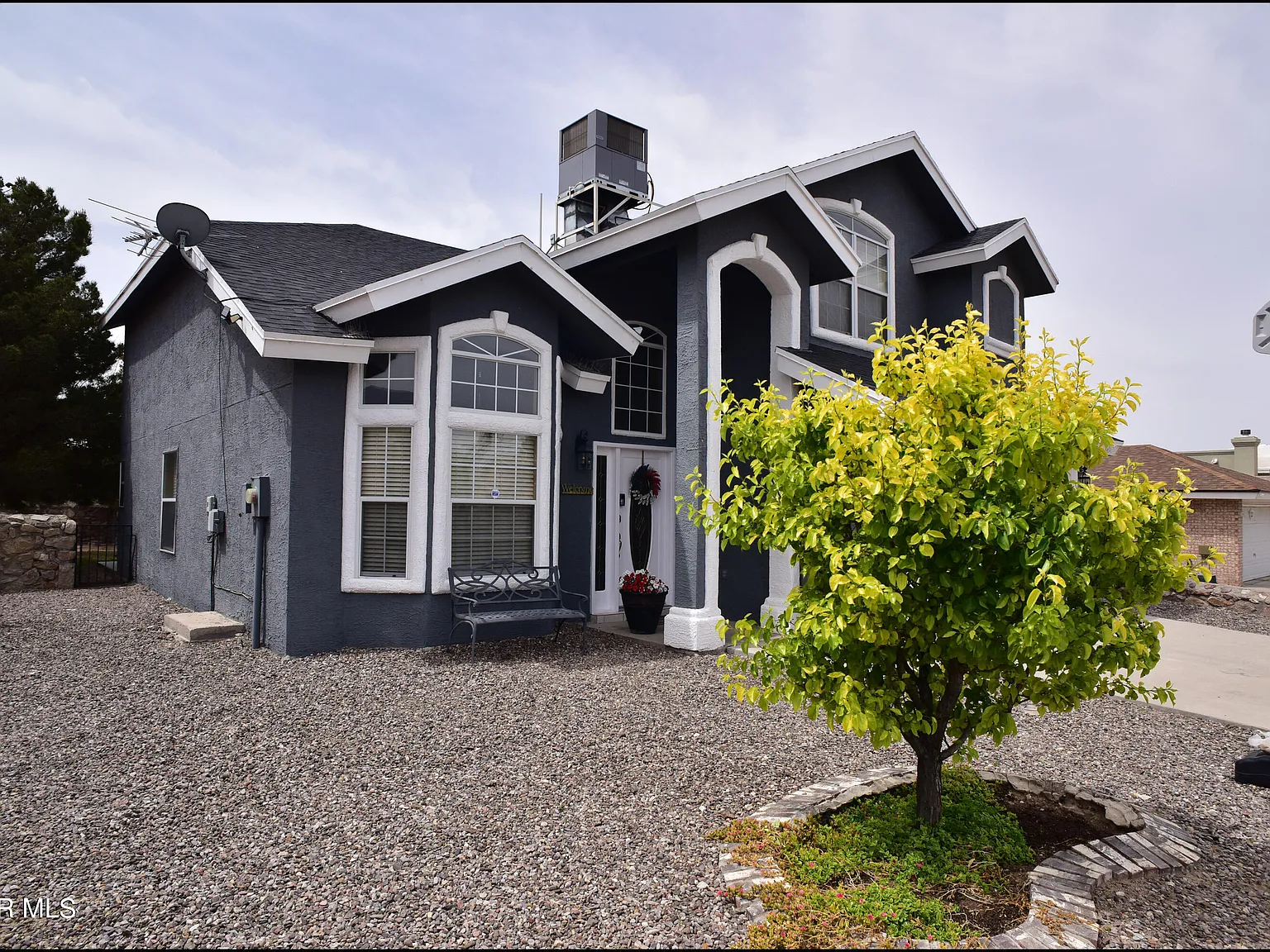 3 bed, 2.5 bath, 1997 sqft, $2,900 — Photo 1