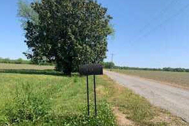 2nd image of 250 Jenkins Rd