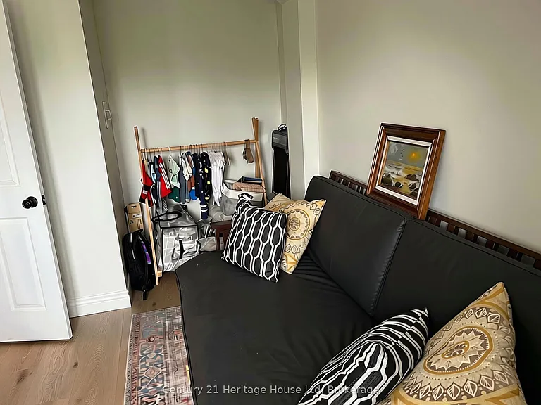 654 Woodlawn Rd E #B — Photo 27