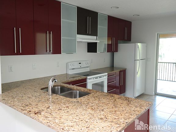 4th image of 43 Providence Ln