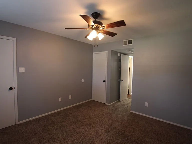 Heritage West Apartments — Photo 35