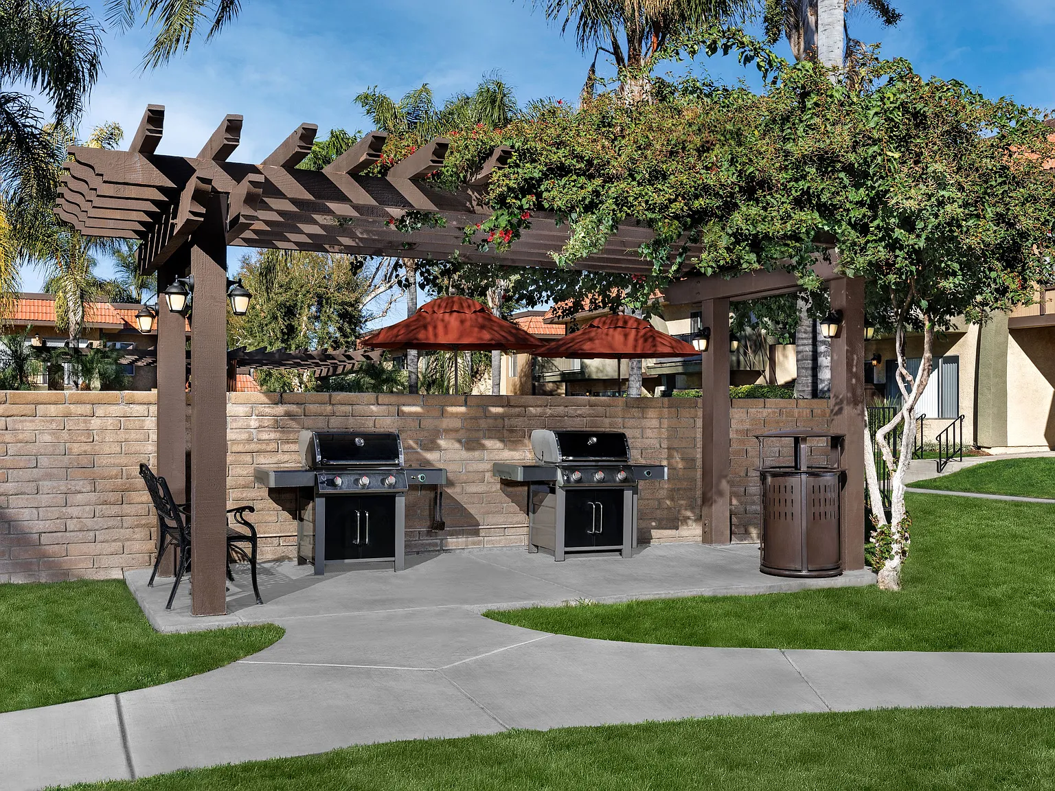 Los Arbolitos Riverside Apartments — Photo 4