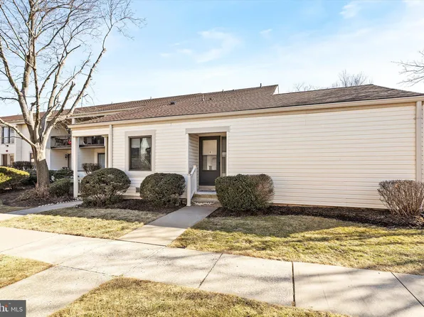 15 Avon Dr W #Z, Hightstown, NJ 08520