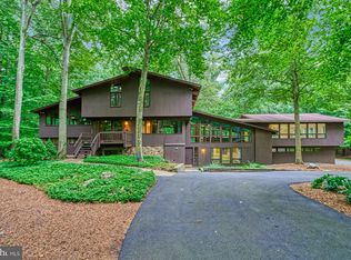 9560 Edmonston Dr, Great Falls, VA 22066