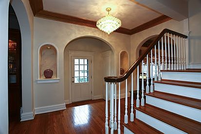 2nd image of 864 Woodland Dr