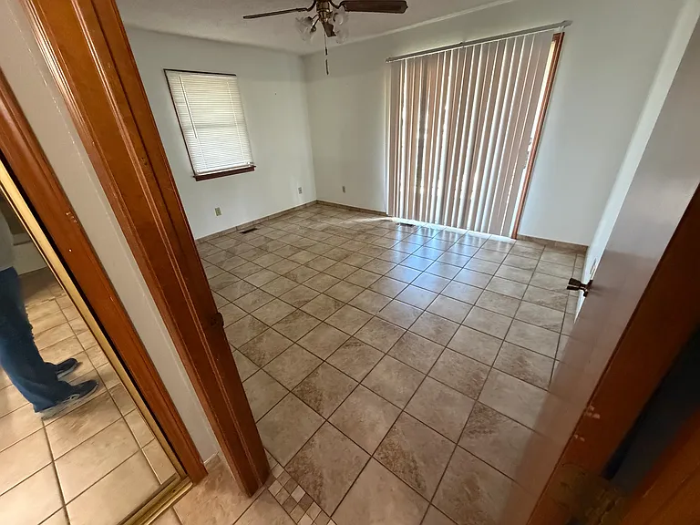 1576 E Beverly Hills Ave #4 — Photo 3