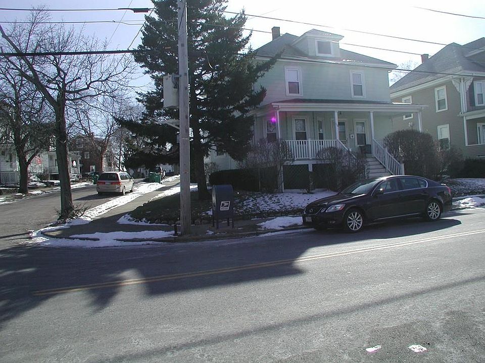 2nd image of 116 Woodlawn St