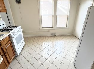 1310 Wilmette Ave APT 2E, Wilmette, IL 60091