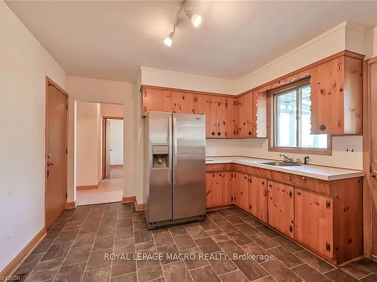 112 Academy St — Photo 11