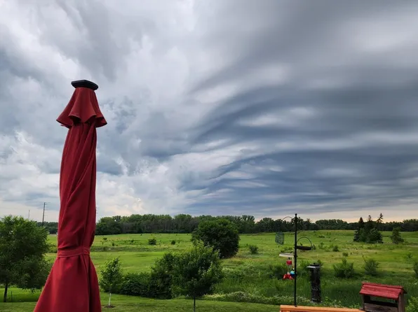 642 Union Ct, Cannon Falls, MN 55009