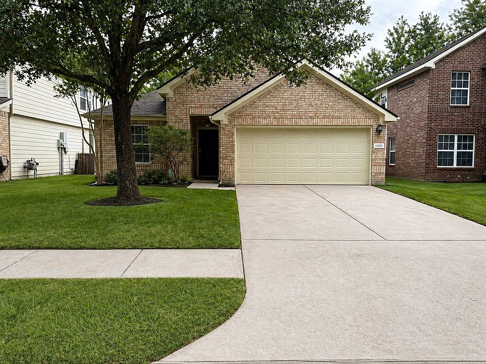 1st image of 13922 Brayford Place Ct
