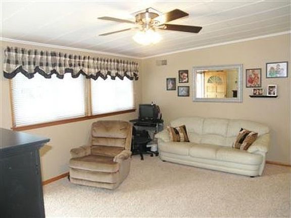 3rd image of 6474 Marilyn Ave