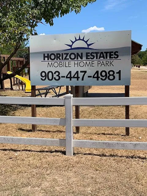 3 bed, 2.0 bath, 1904 sqft, $1,400 — Photo 1