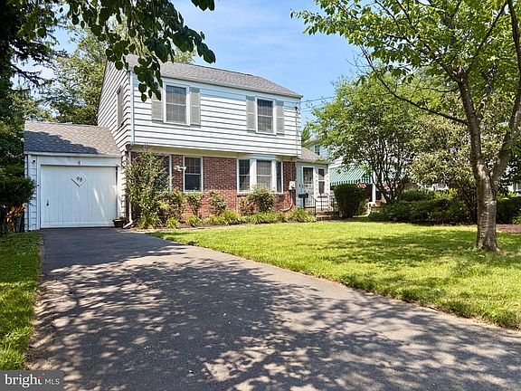 2nd image of 98 Palmer Ln