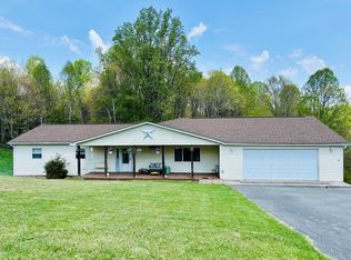 151 Hooper Ave, Crab Orchard, WV 25827