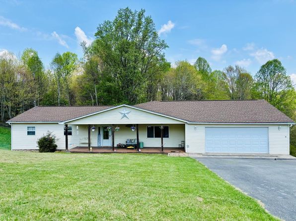 151 Hooper Ave, Crab Orchard, WV 25827