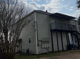 114 N Fowlkes St APT 201, Sealy, TX 77474