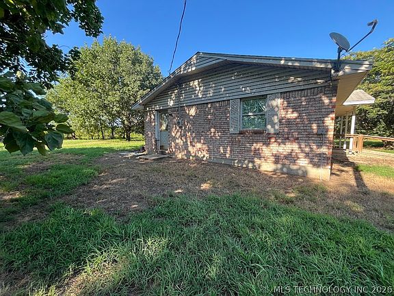 3rd image of 32633 W Liberty Rd