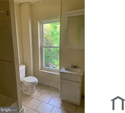 63 E Ashmead St — Photo 5