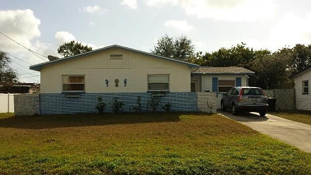 1st image of 220 94th Ave N
