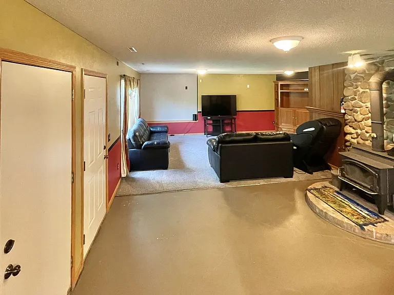 9533 Lansing Ave N — Photo 28