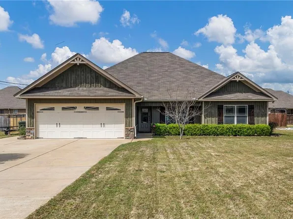 10 Greyhawk Ct, Fort Mitchell, AL 36856