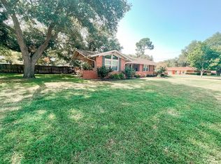 708 Belmont St, Athens, TX 75751