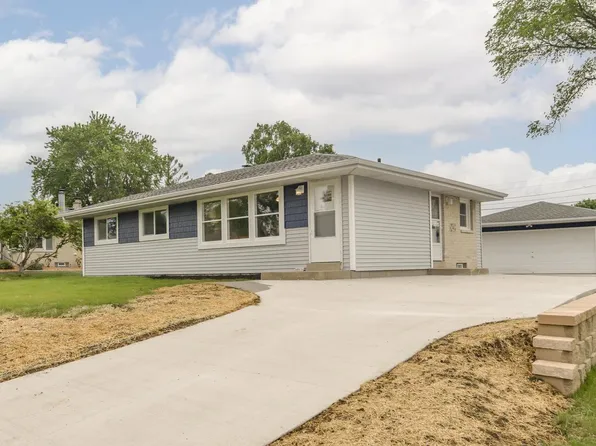 W151N8656 Marshall DRIVE, Menomonee Falls, WI 53051
